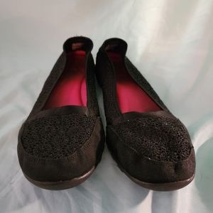 Sketchers flats black